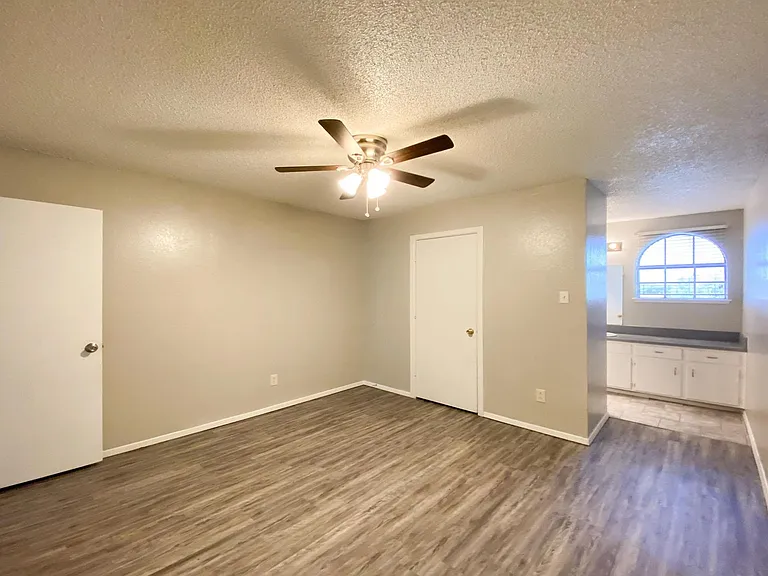 4501 Brownfield Dr — Photo 10