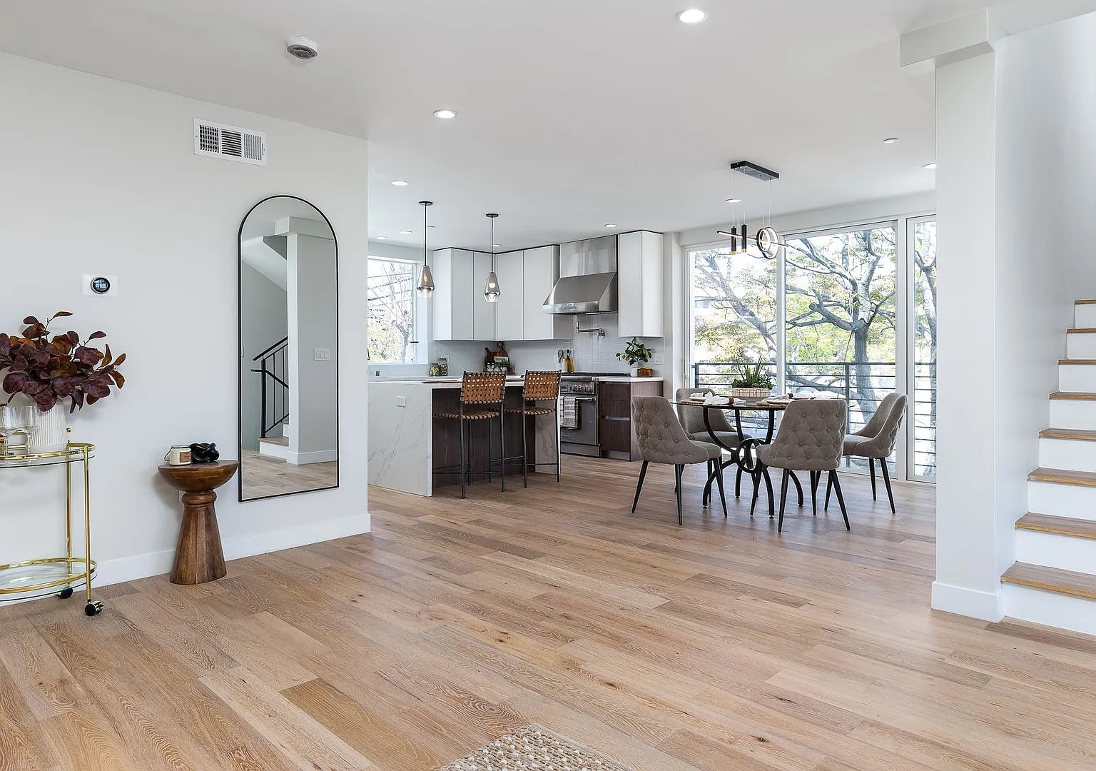 Brand New Luxury 2026 Construction Homes In Silverlake! — Photo 2