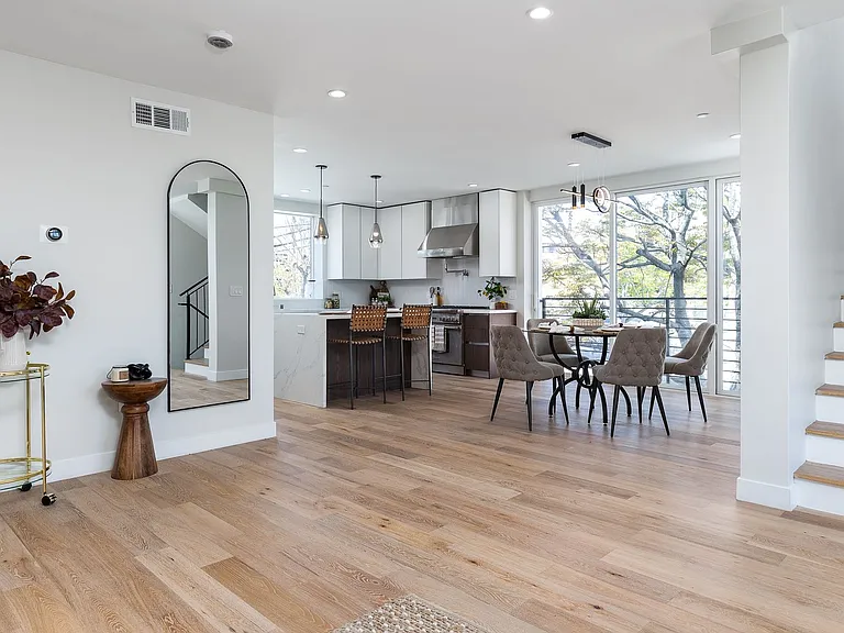 Brand New Luxury 2026 Construction Homes In Silverlake! — Photo 3