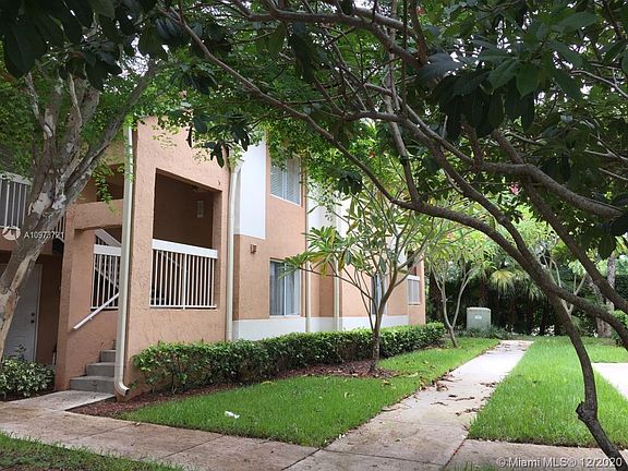 2nd image of 735 NW 92nd Ave #735