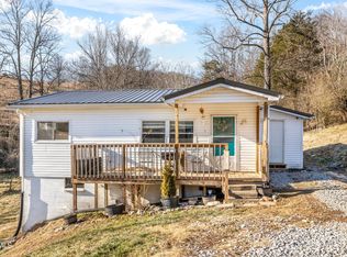 9086 Middle Wallens Creek Rd, Jonesville, VA 24263