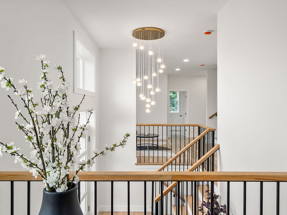 1st image of 100 Woodbine Cir