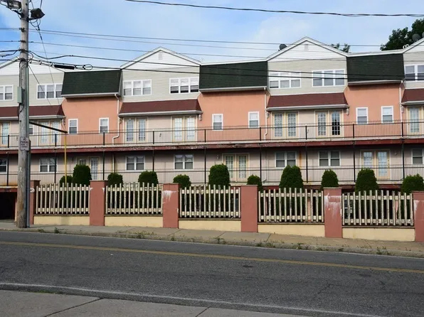 223 Clinton St APT 10, Brockton, MA 02302