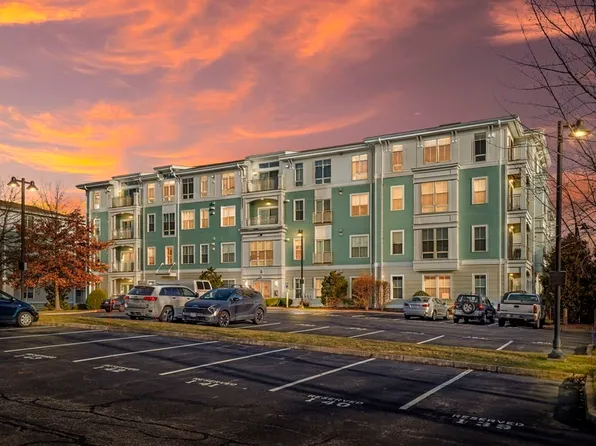 4 Repton Cir Unit 4311, Watertown, MA 02472