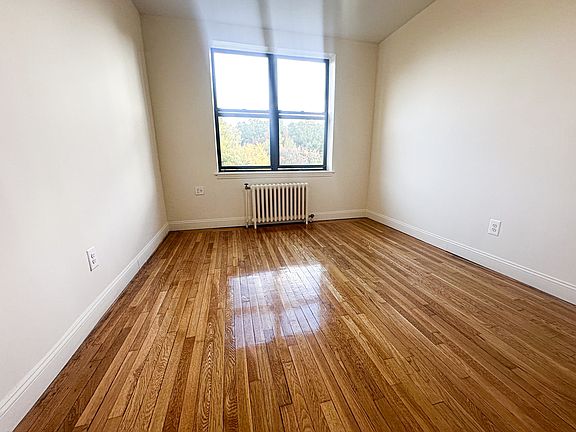 5th image of 3619 Bowne St