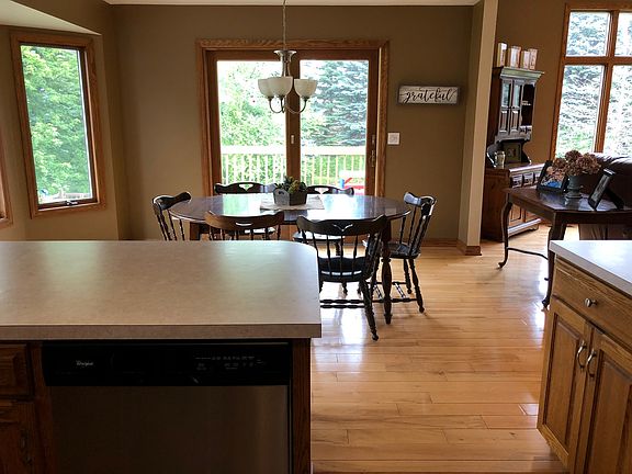 4th image of 9295 Garden View Dr