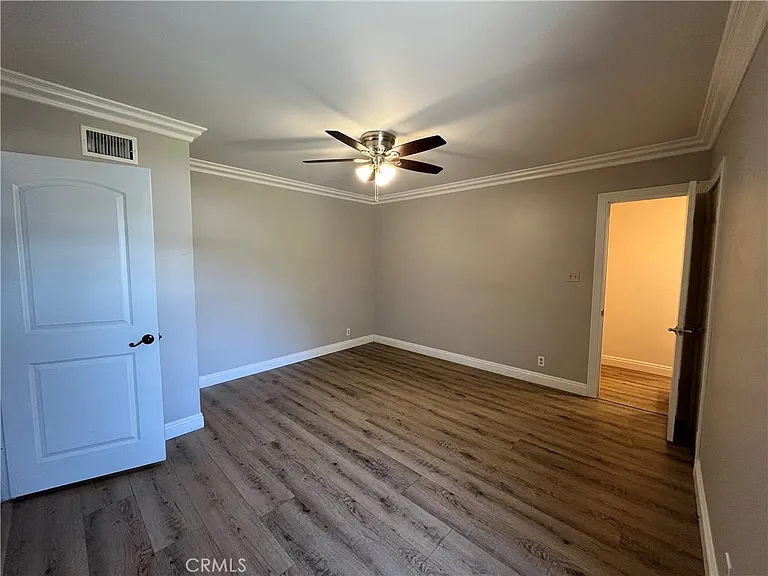 15358 Leadwell St — Photo 12