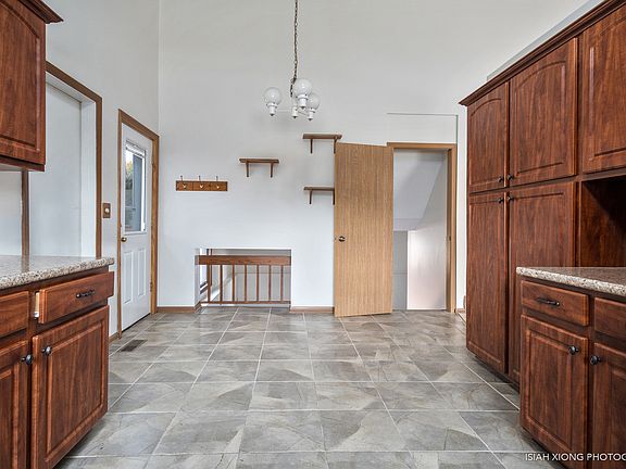 5th image of 2634 Rolling Meadows Dr