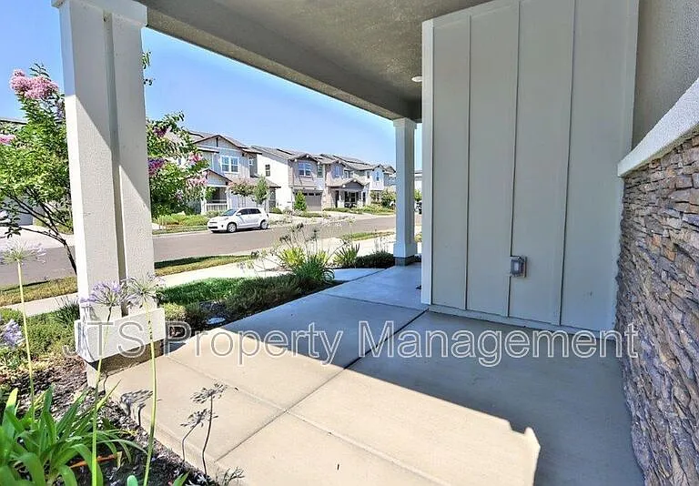 2683 Alcove Way — Photo 3