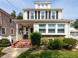 404 Windsor Pl, Oceanside, NY 11572