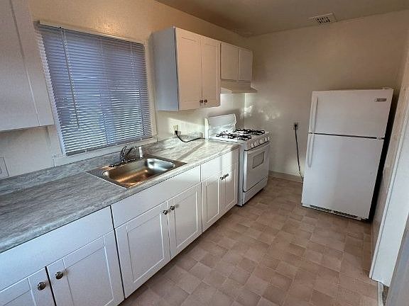 3rd image of 349 Smalley Ave