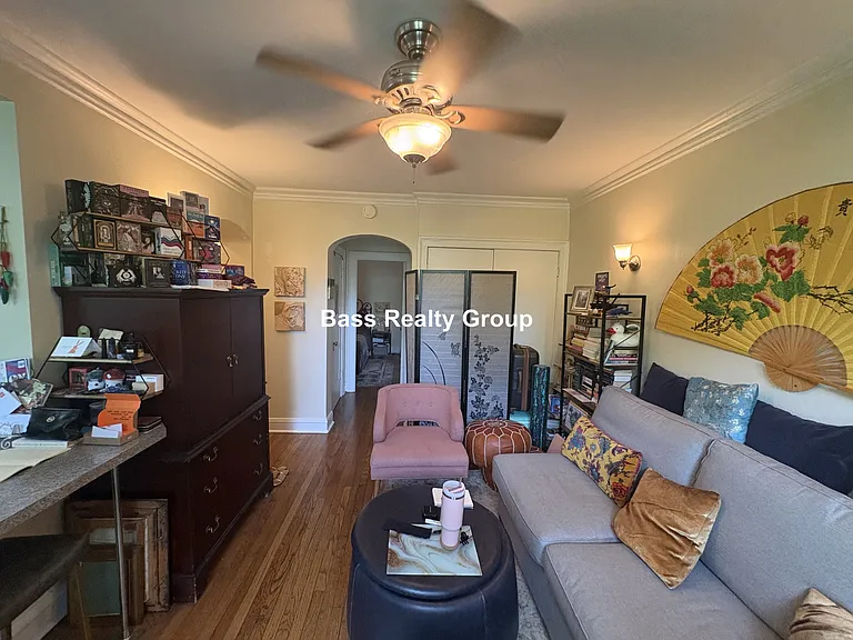1331 W Greenleaf Ave #202 — Photo 3