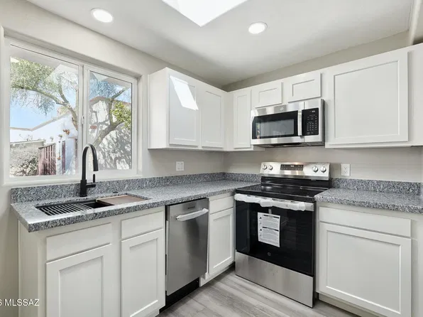 290 S Paseo Aguila, Green Valley, AZ 85614
