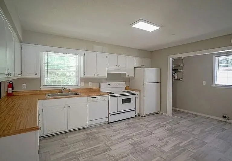 112 Old Meadowbrook Dr — Photo 7