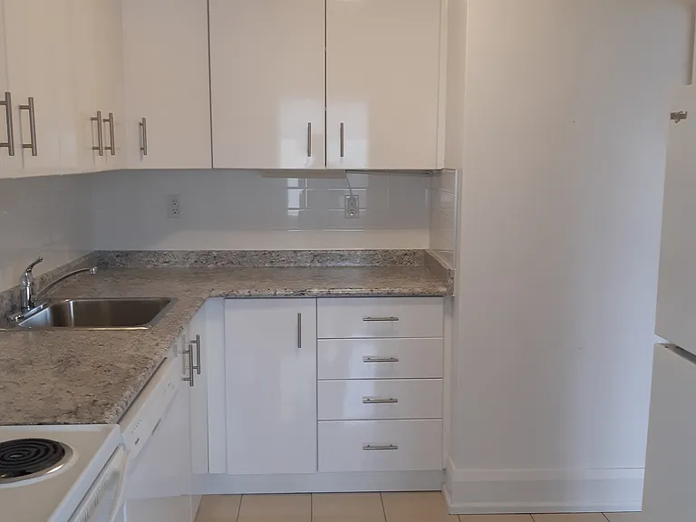 77 Saint Clair Ave E — Photo 21