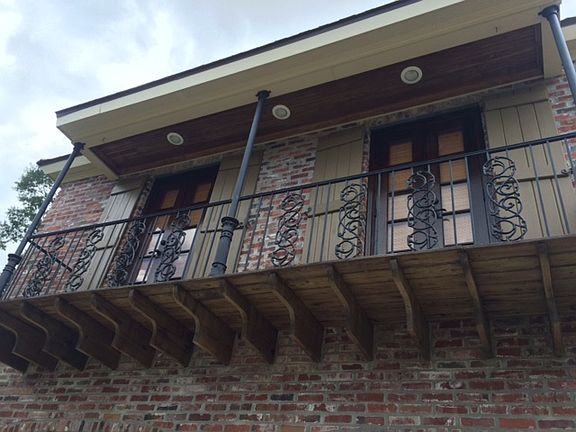 2nd image of 202 N Montauban