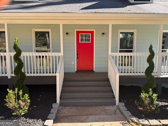 3rd image of 346 Russell Rd