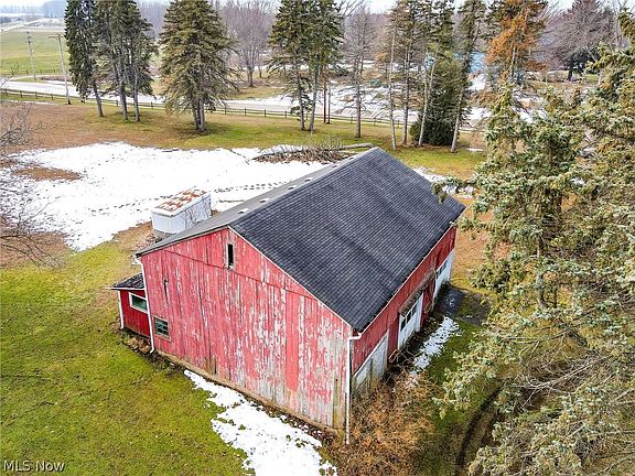 4th image of 38841 Detroit Rd