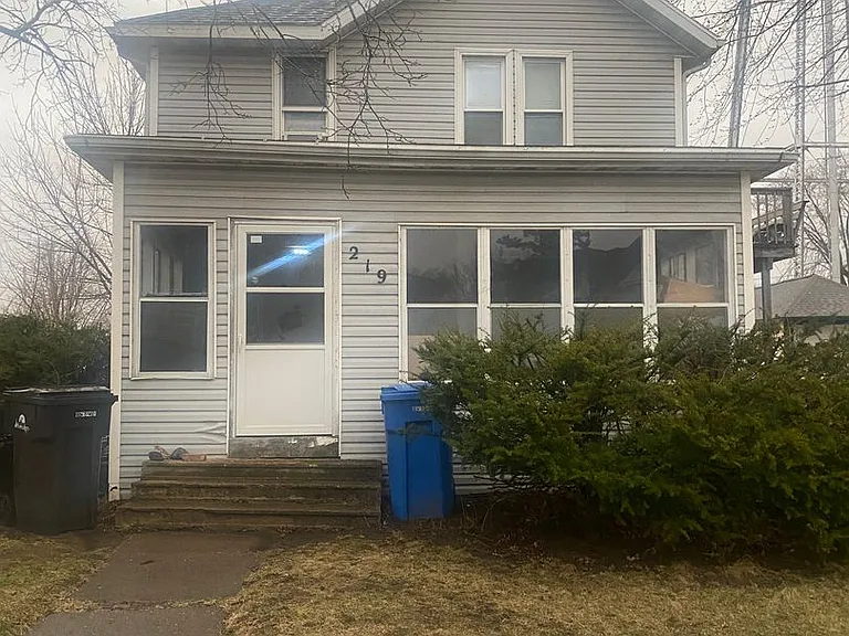 219 W Main St — Photo 1