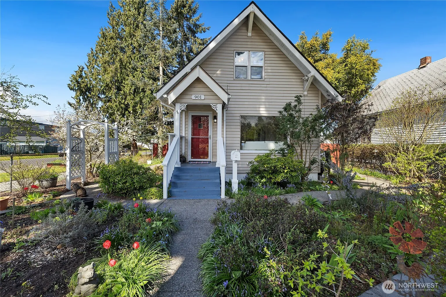 901 E Morton Street photo 1