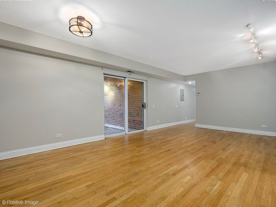 1st image of 2140 N Lincoln Ave APT 5105