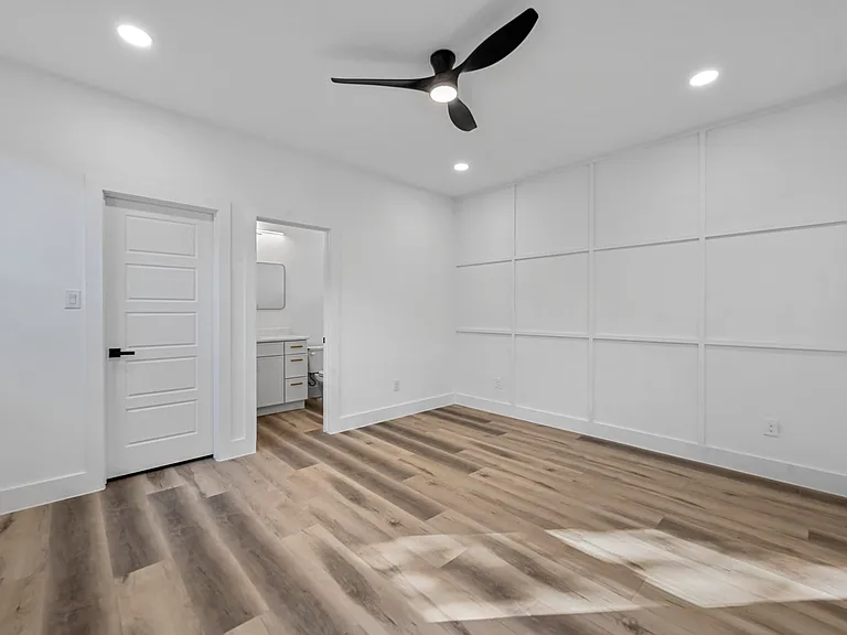 2413 Easley St — Photo 15