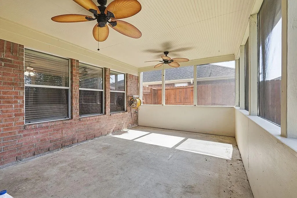 4 bed, 2.5 bath, 2603 sqft, $2,600 — Photo 1