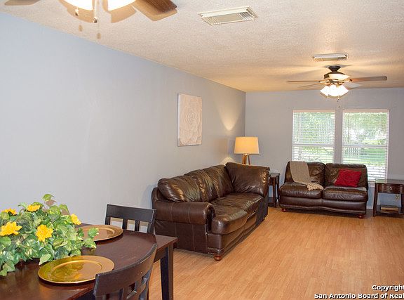 4th image of 2630 Kingswell Ave