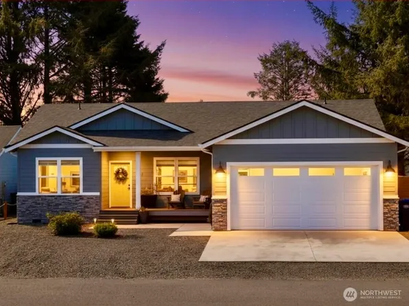 247 Clover Creek Avenue NW, Ocean Shores, WA 98569