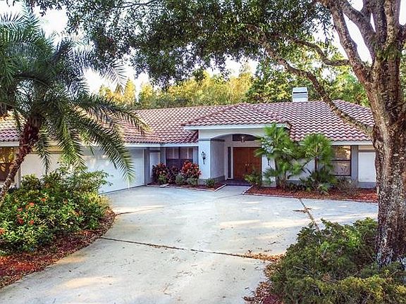 2nd image of 334 Waterford Cir E