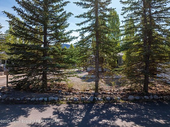 5th image of 217 Oxbow Dr