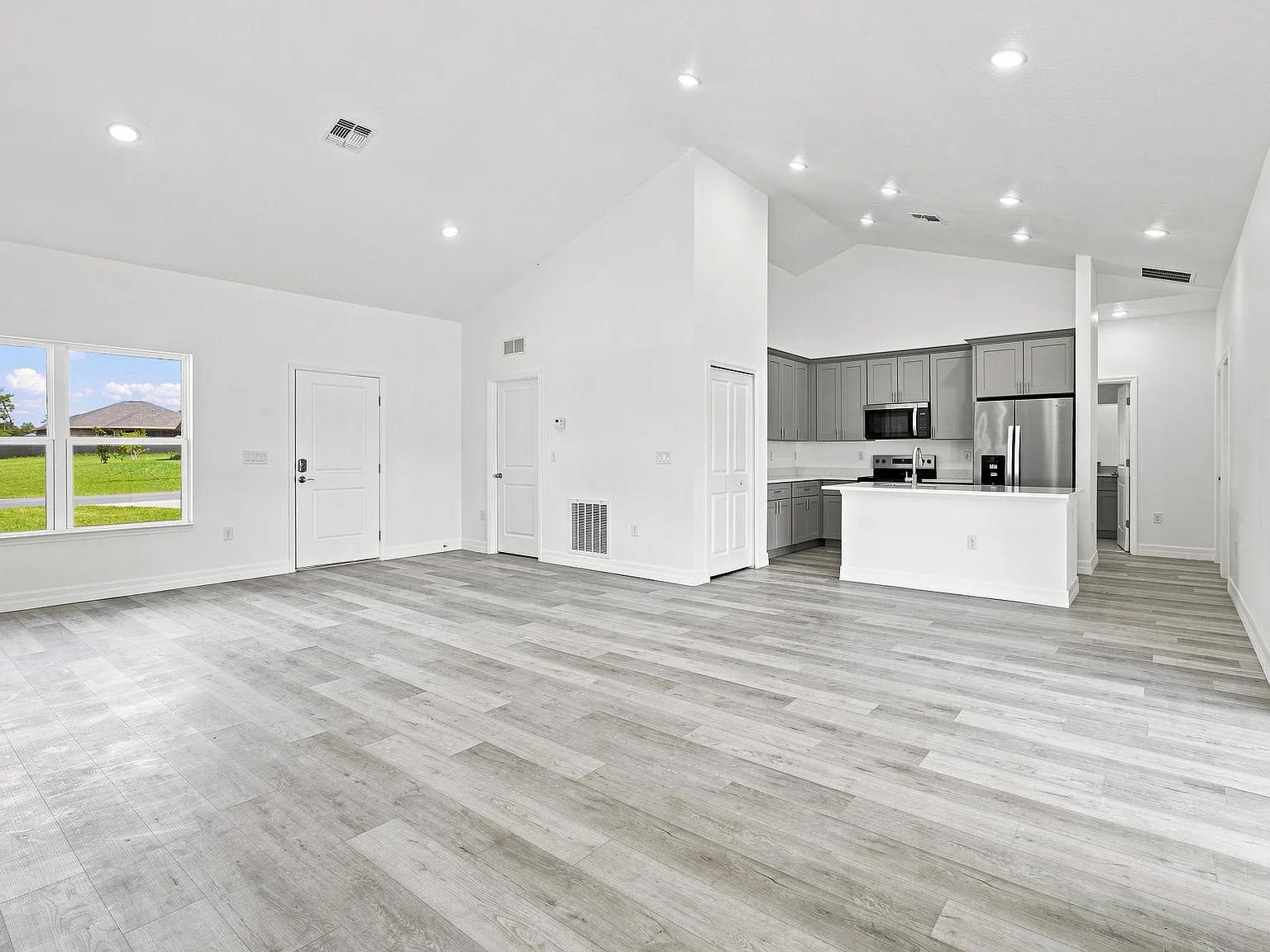 4 bed, 1660 sqft, $2,200 — Photo 4