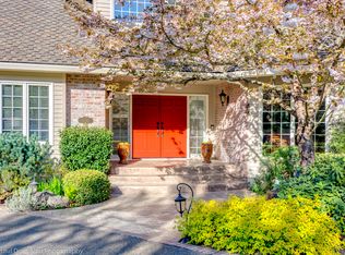18360 River Edge Ln, Lake Oswego, OR