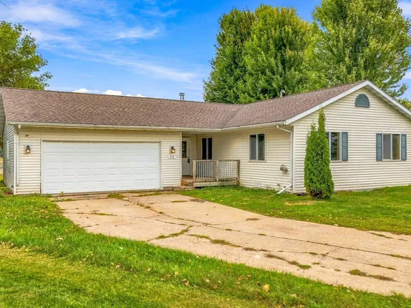 410 Camelia Dr, Clayton, WI 54004
