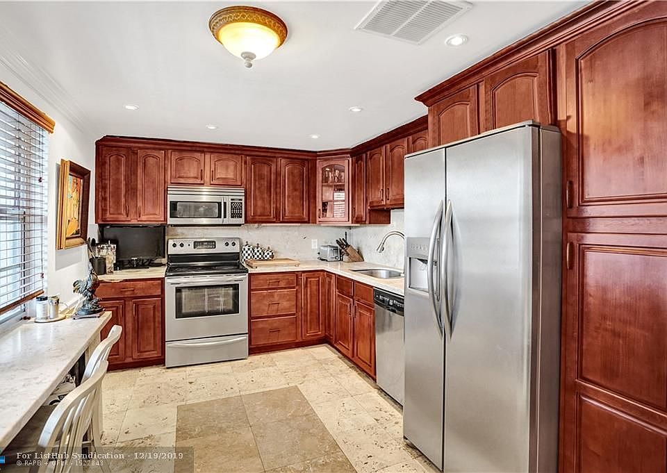 1st image of 3510 Oaks Way APT 209