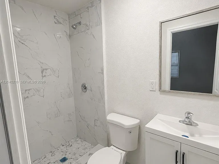6801 SW 22nd St #2 — Photo 8