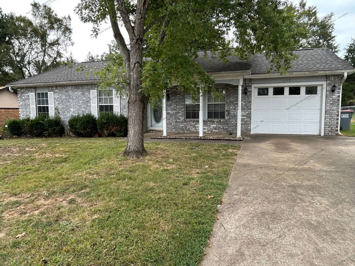 3 bed, 2.0 bath, 1141 sqft, $1,250 — Photo 1