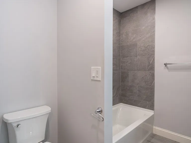 72 Florence St #1 — Photo 2