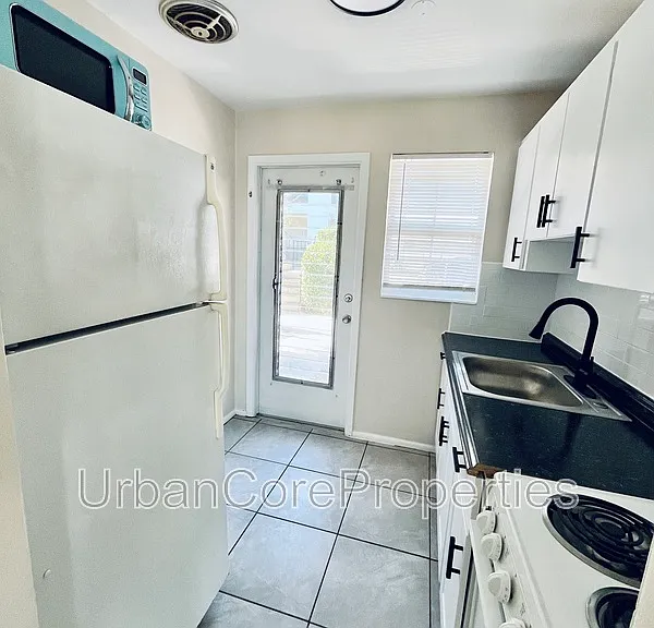 311 24th Ave N #D — Photo 11