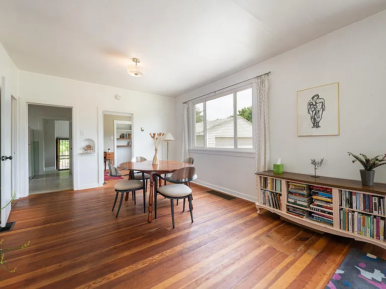 756 S Glendale St — Photo 3