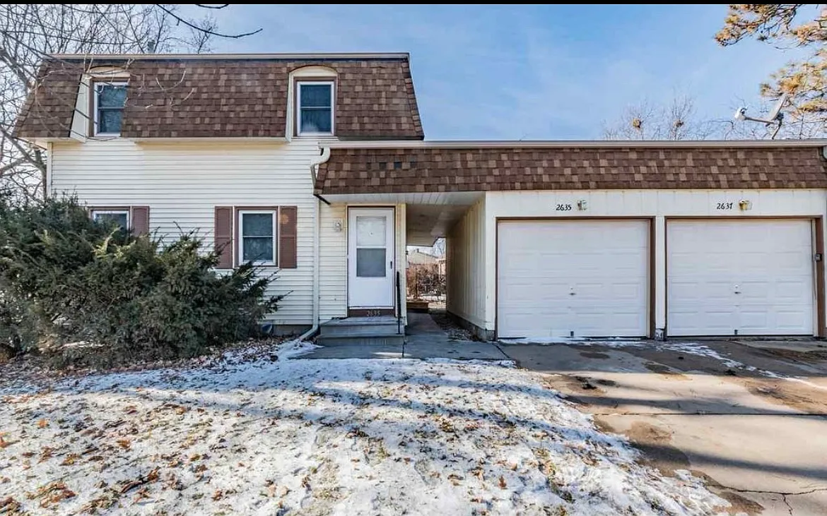 2 bed, 1.5 bath, 1100 sqft, $1,150 — Photo 2