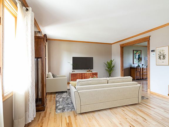 2nd image of 16639 Paw Paw Ave