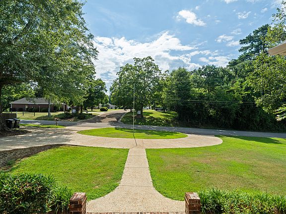 5th image of 348 Cameron Rd