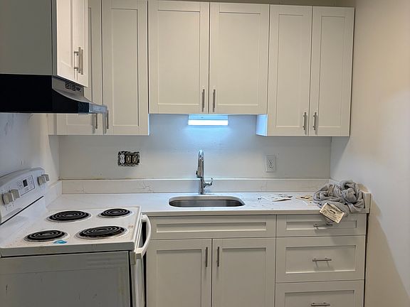 5th image of 107 N Duke Dr