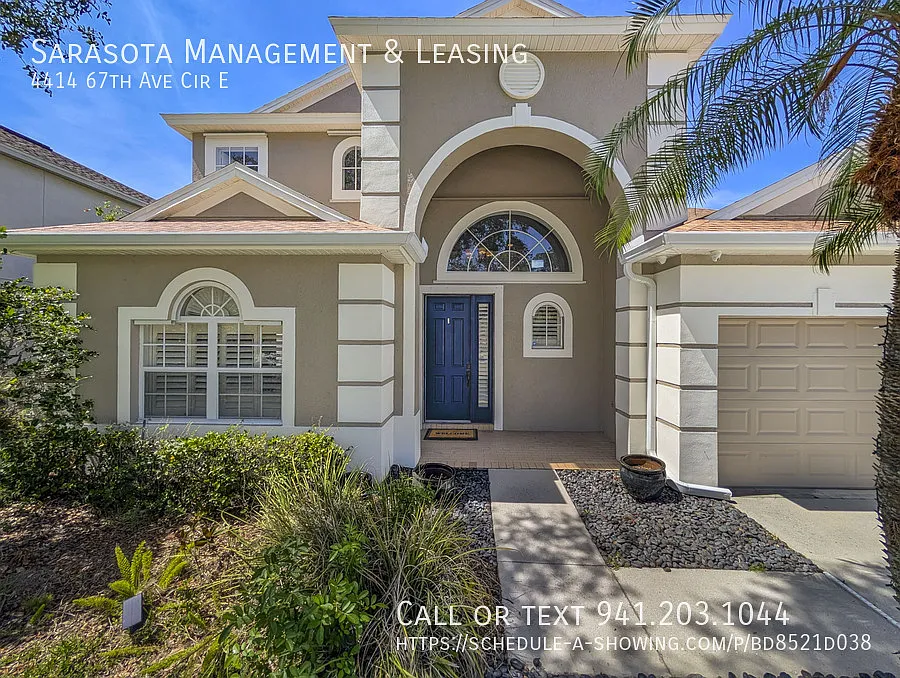2-Story, 3 Bed / 2 Full Bath / 2 Half Bath with Den and Pool in Woodridge Oaks! — Photo 2