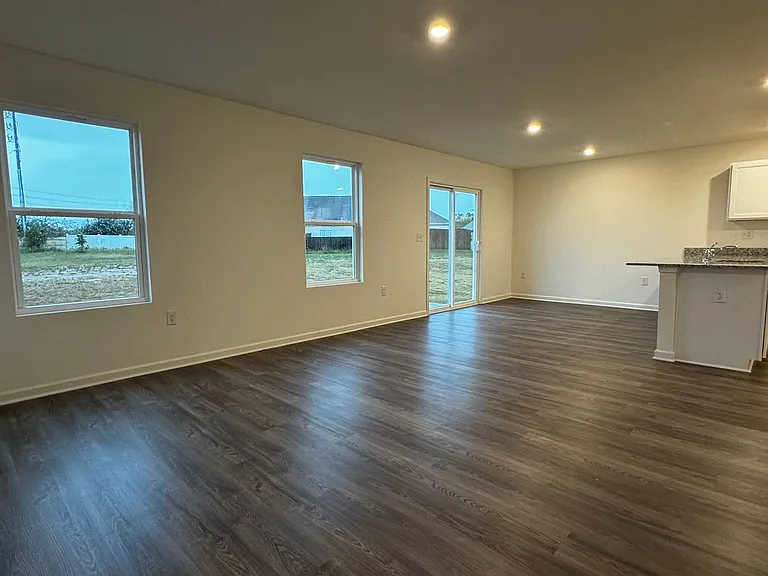 249 Isabella Way — Photo 11