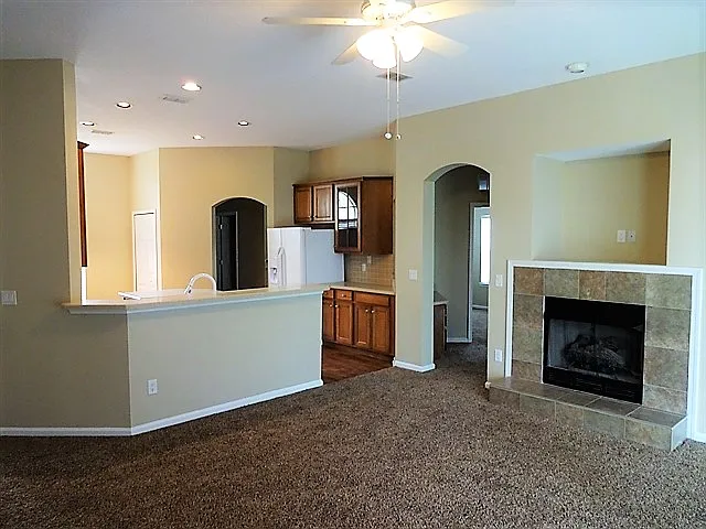 1904 Abercrombie Ln — Photo 7