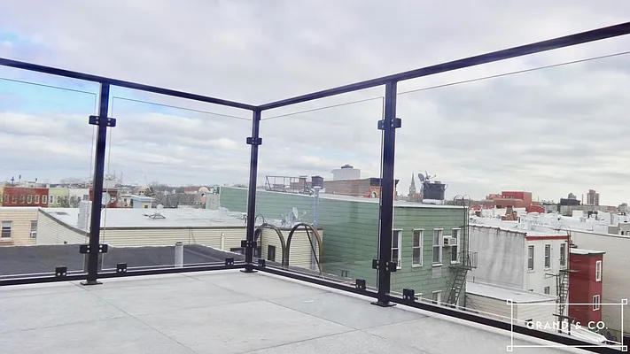 Rented by Grand & Co. | media 21