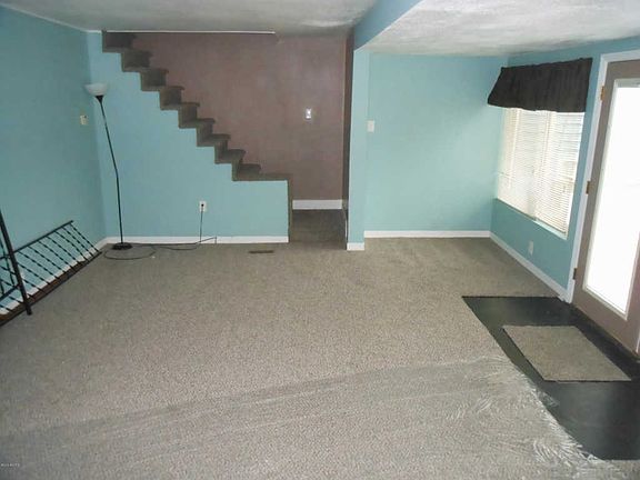 3rd image of 2128 Denwood Ave SW