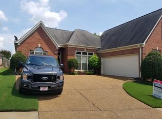 1092 Links View Ln E, Cordova, TN 38018